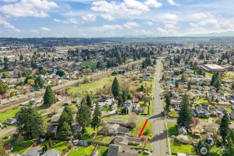1711 4th Avenue NW Puyallup WA 98371