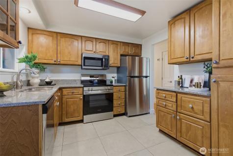 6123 NE 185th Street Kenmore WA 98028