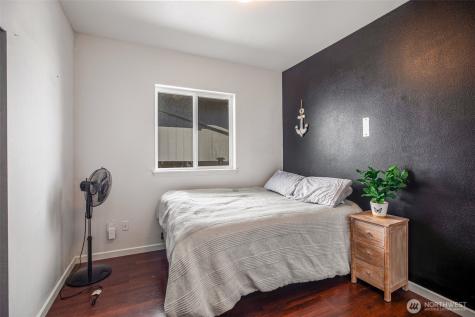 7042 E J Street Tacoma WA 98404