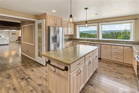 6521 Upper Peoh Point Road Cle Elum WA 98922