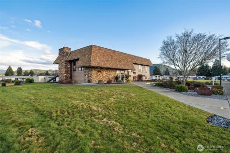 930 Mountain Villa Loop Enumclaw WA 98022