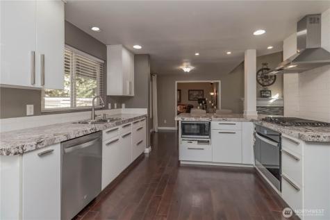 9002 65th Avenue E Puyallup WA 98371