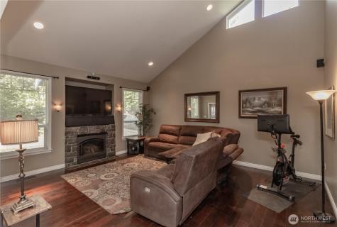 9002 65th Avenue E Puyallup WA 98371