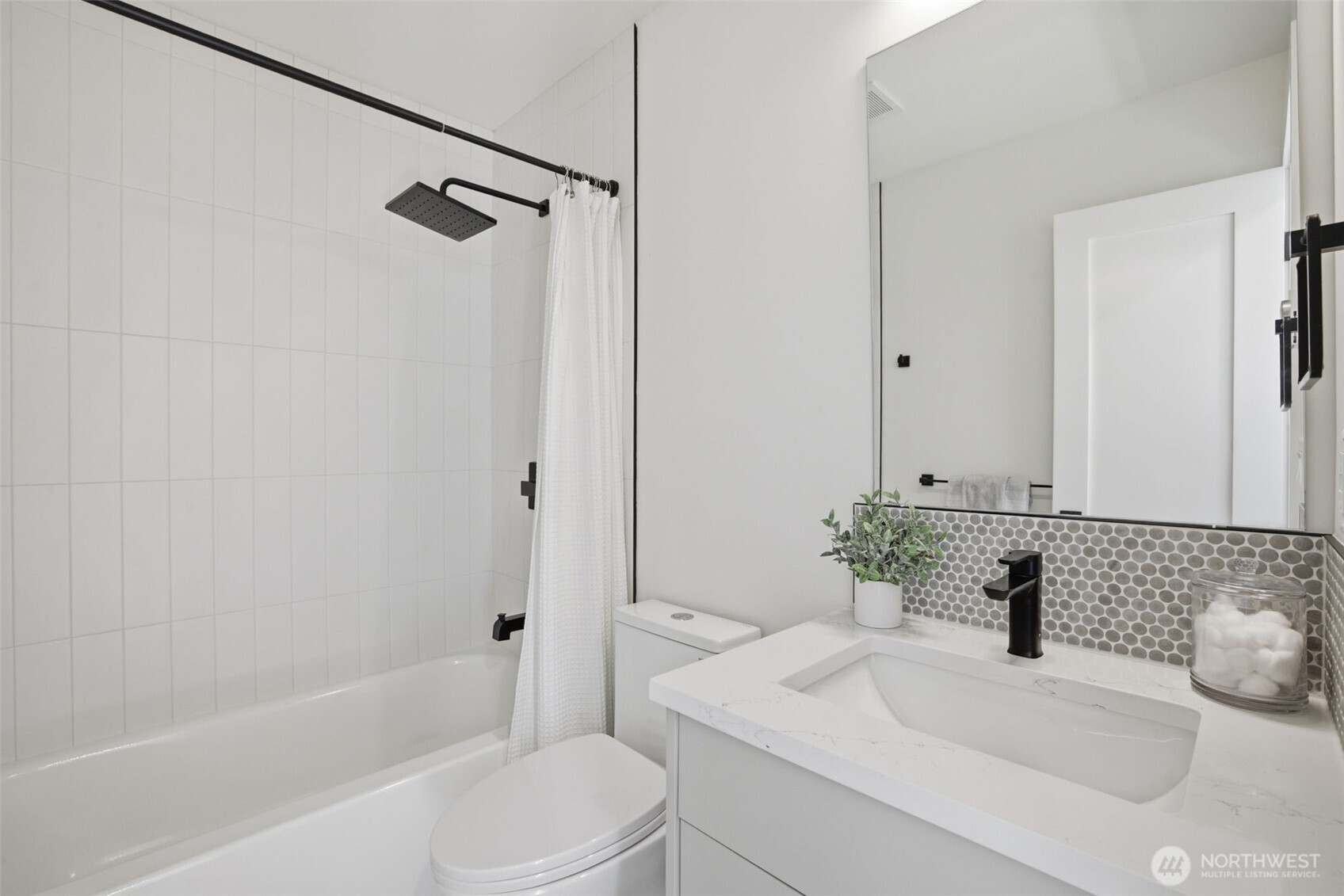 6406 Fauntleroy Way SW Seattle WA 98136