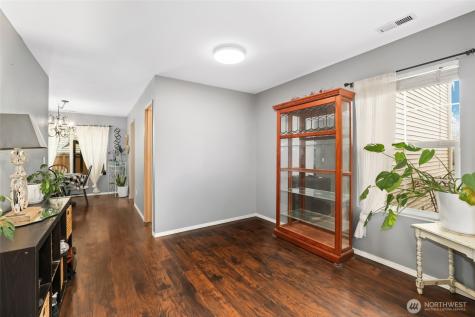 18401 95th Avenue Court E Puyallup WA 98375