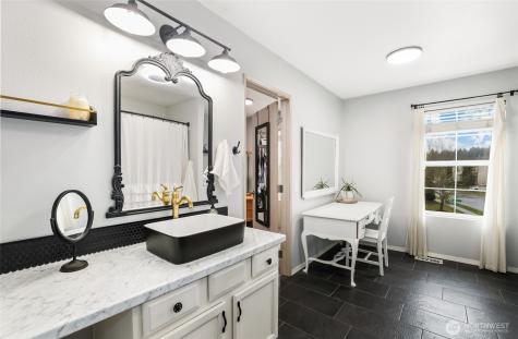 18401 95th Avenue Court E Puyallup WA 98375