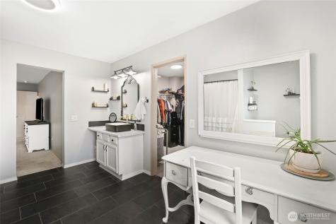 18401 95th Avenue Court E Puyallup WA 98375