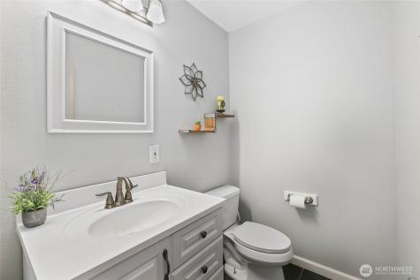 18401 95th Avenue Court E Puyallup WA 98375