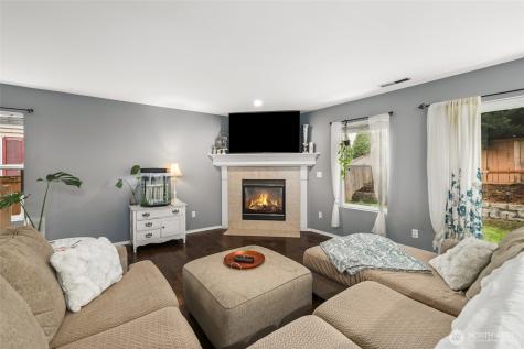 18401 95th Avenue Court E Puyallup WA 98375