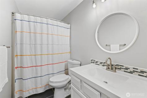 18401 95th Avenue Court E Puyallup WA 98375