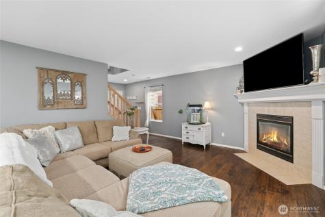 18401 95th Avenue Court E Puyallup WA 98375