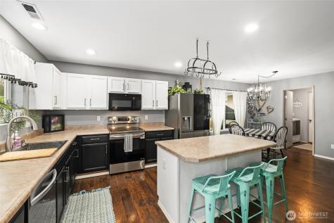 18401 95th Avenue Court E Puyallup WA 98375