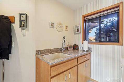 2910 13th Street SW Puyallup WA 98373