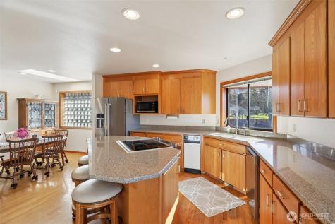 2910 13th Street SW Puyallup WA 98373