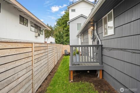 9728 57th Avenue S Seattle WA 98118