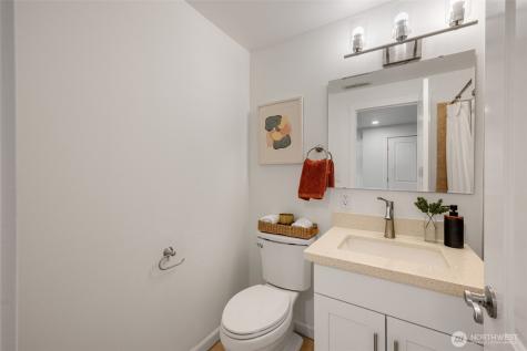 7021 20th Avenue NE Seattle WA 98115