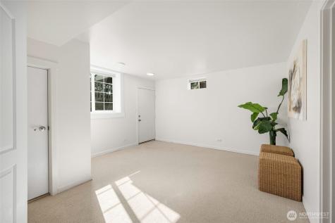 7021 20th Avenue NE Seattle WA 98115