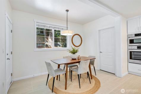 7021 20th Avenue NE Seattle WA 98115