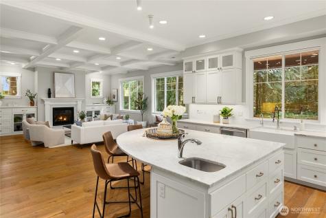 7817 NE Ledgestone Loop Bainbridge Island WA 98110