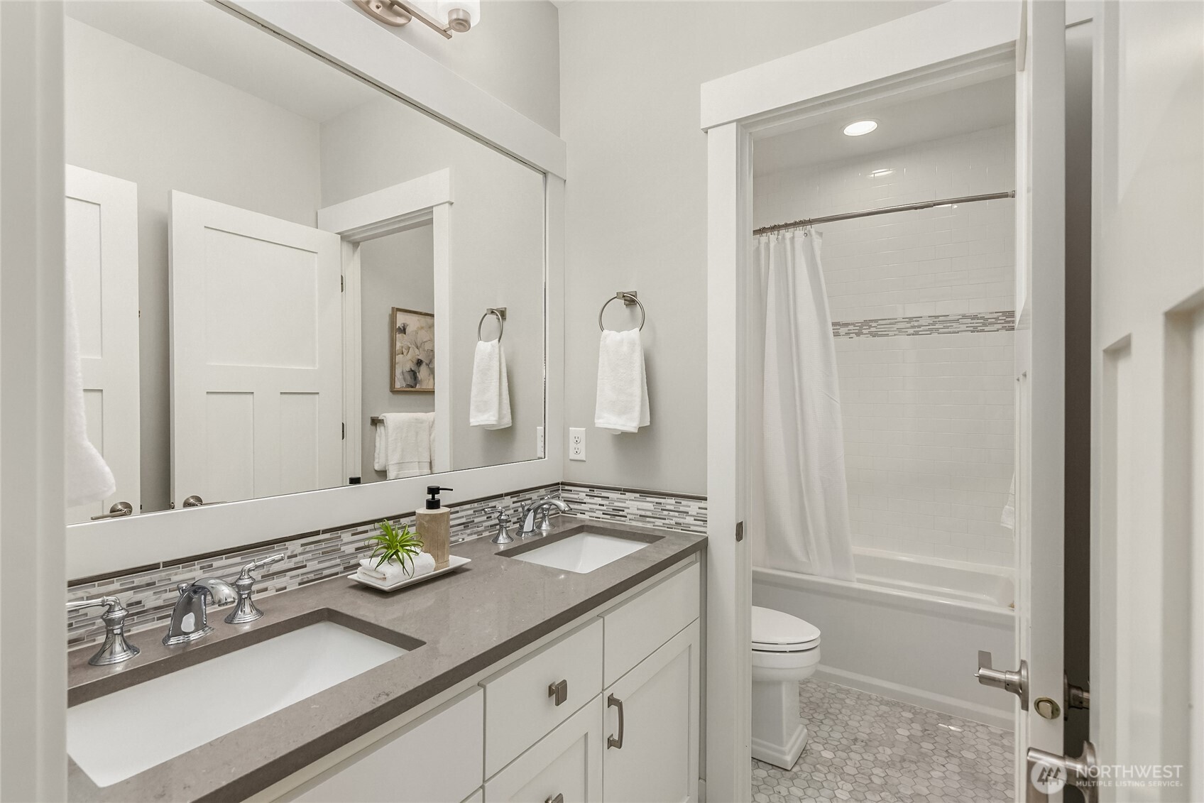 7817 NE Ledgestone Loop Bainbridge Island WA 98110