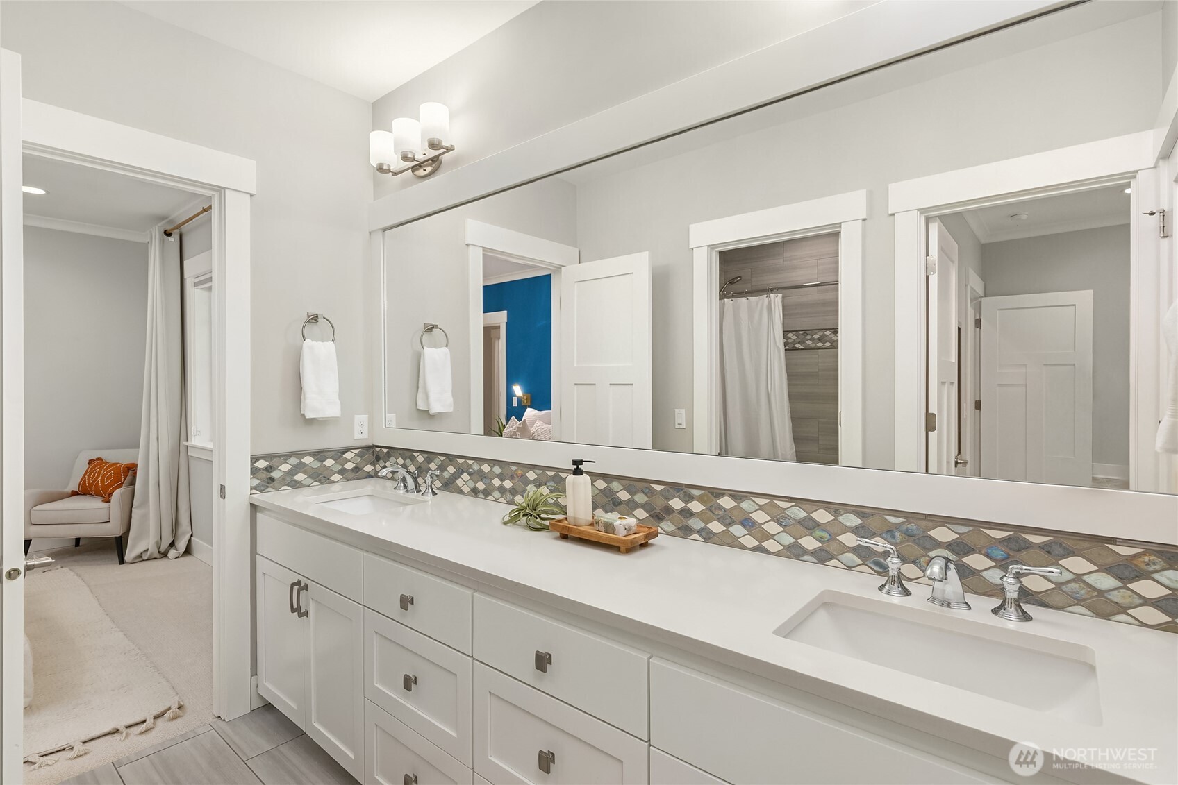 7817 NE Ledgestone Loop Bainbridge Island WA 98110