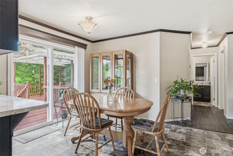 1047 Beaver Creek Road Cathlamet WA 98612