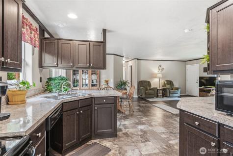 1047 Beaver Creek Road Cathlamet WA 98612