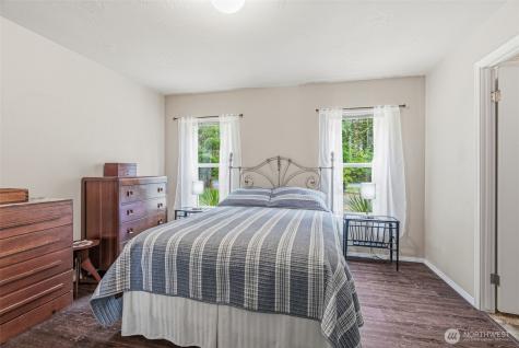 1047 Beaver Creek Road Cathlamet WA 98612