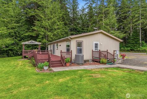 1047 Beaver Creek Road Cathlamet WA 98612