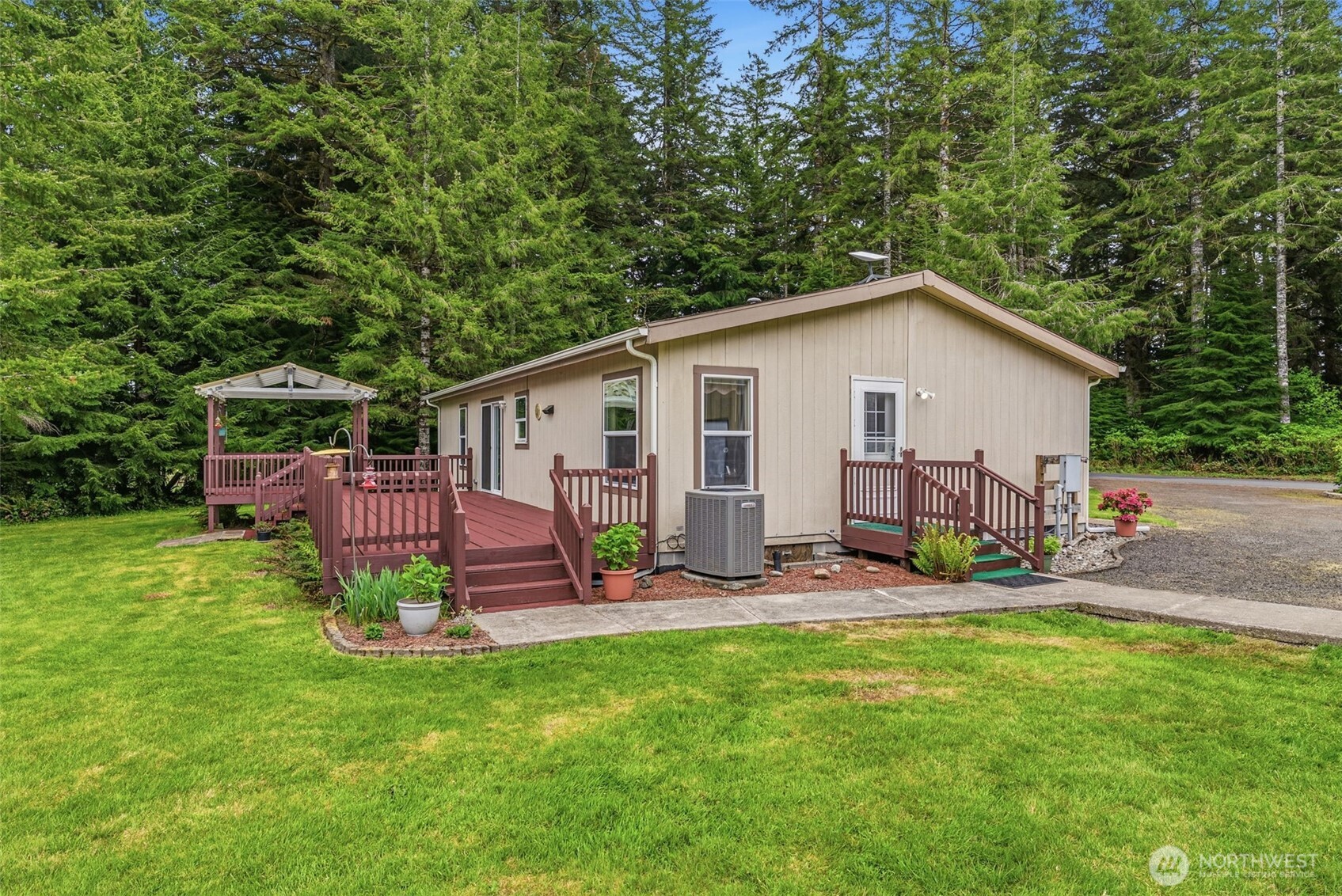 1047 Beaver Creek Road Cathlamet WA 98612