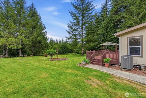 1047 Beaver Creek Road Cathlamet WA 98612