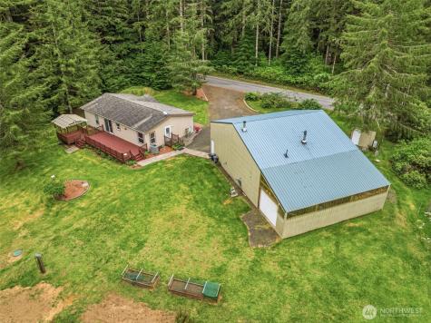 1047 Beaver Creek Road Cathlamet WA 98612