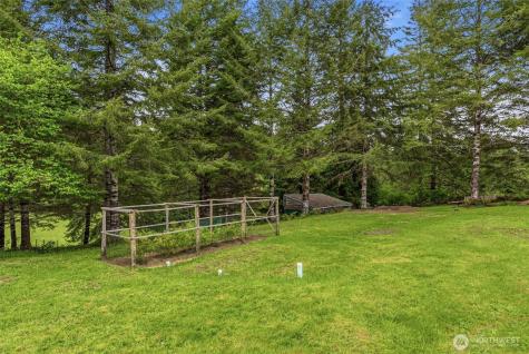 1047 Beaver Creek Road Cathlamet WA 98612