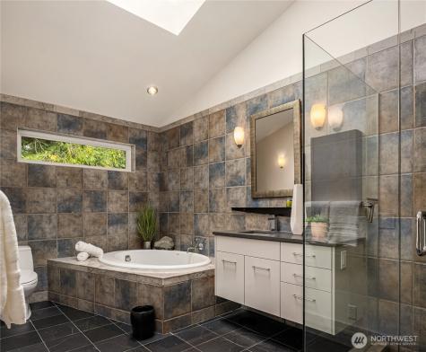 11223 109th Avenue NE Kirkland WA 98033