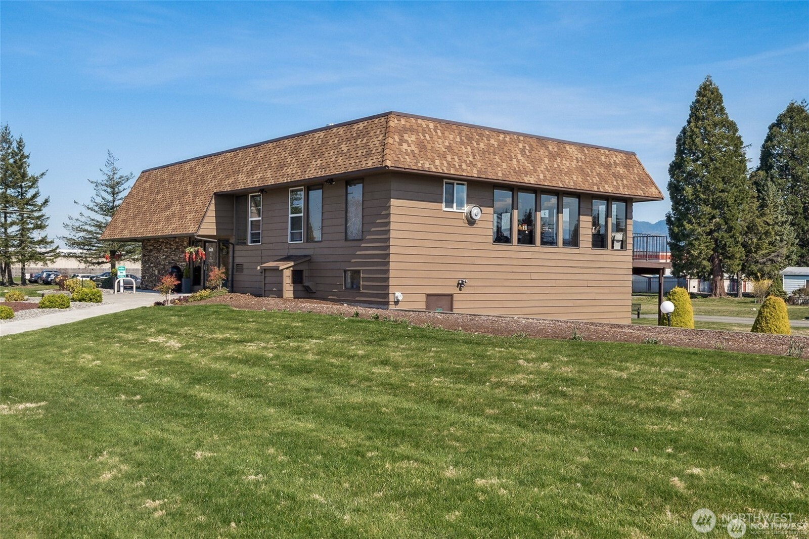 915 Mt Villa Loop Enumclaw WA 98022