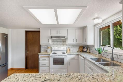20229 24th Avenue W Lynnwood WA 98036