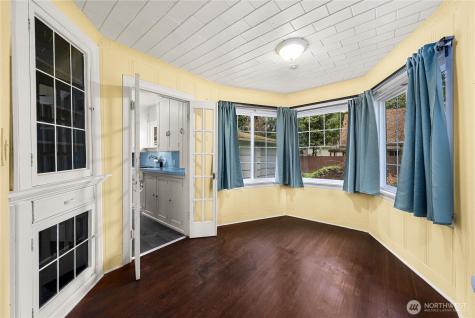12027 10th Avenue S Seattle WA 98168