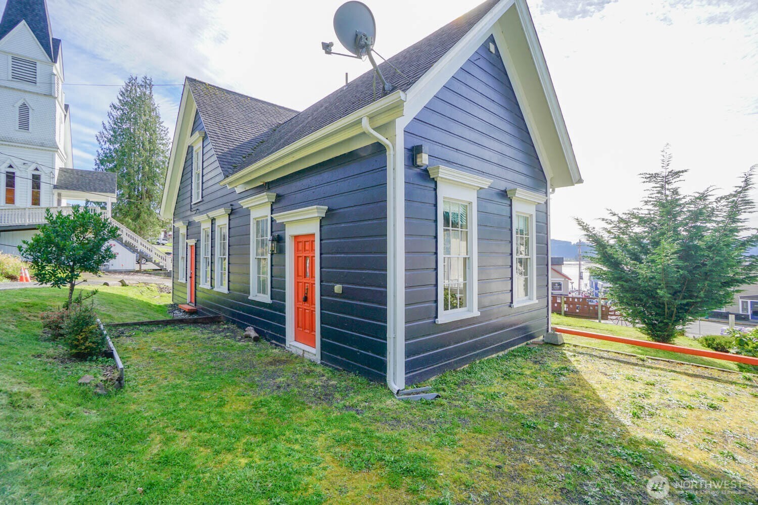 99 Main Street Cathlamet WA 98612