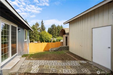 1956 E 65th Street Tacoma WA 98404