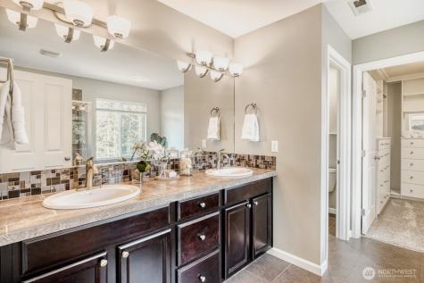35006 SE Brinkley Street Snoqualmie WA 98065