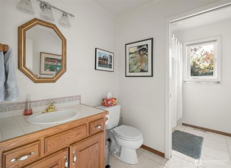 1889 West Beach Road Oak Harbor WA 98277