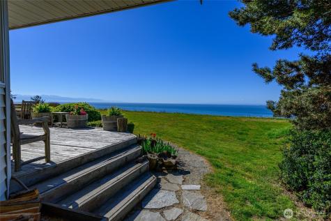 1889 West Beach Road Oak Harbor WA 98277
