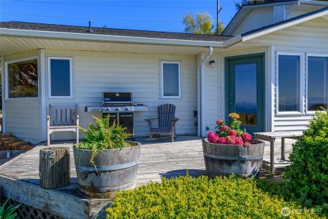 1889 West Beach Road Oak Harbor WA 98277