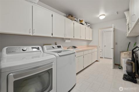 1889 West Beach Road Oak Harbor WA 98277