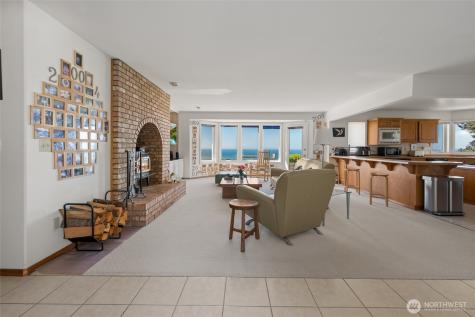 1889 West Beach Road Oak Harbor WA 98277