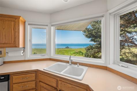 1889 West Beach Road Oak Harbor WA 98277