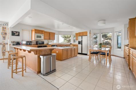 1889 West Beach Road Oak Harbor WA 98277