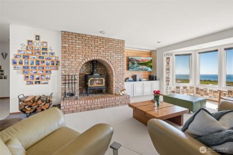 1889 West Beach Road Oak Harbor WA 98277