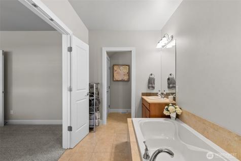 23496 Sunserra Loop NW Quincy WA 98848