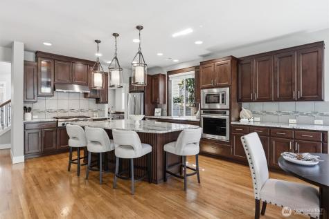 27260 SE 19th Place Sammamish WA 98075